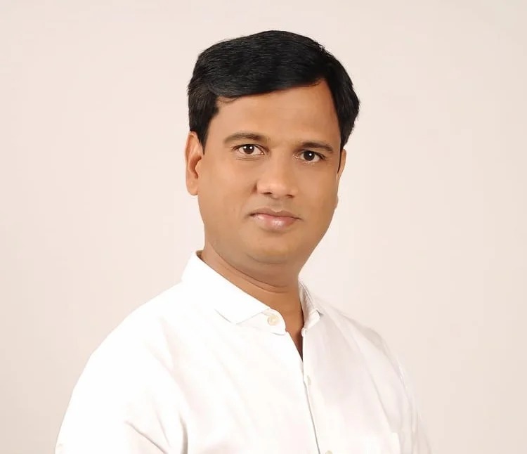 Dr. Amit Deshpande